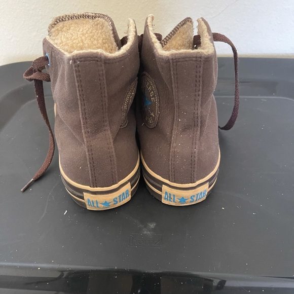 Men’s Winter Converse - Picture 2 of 5